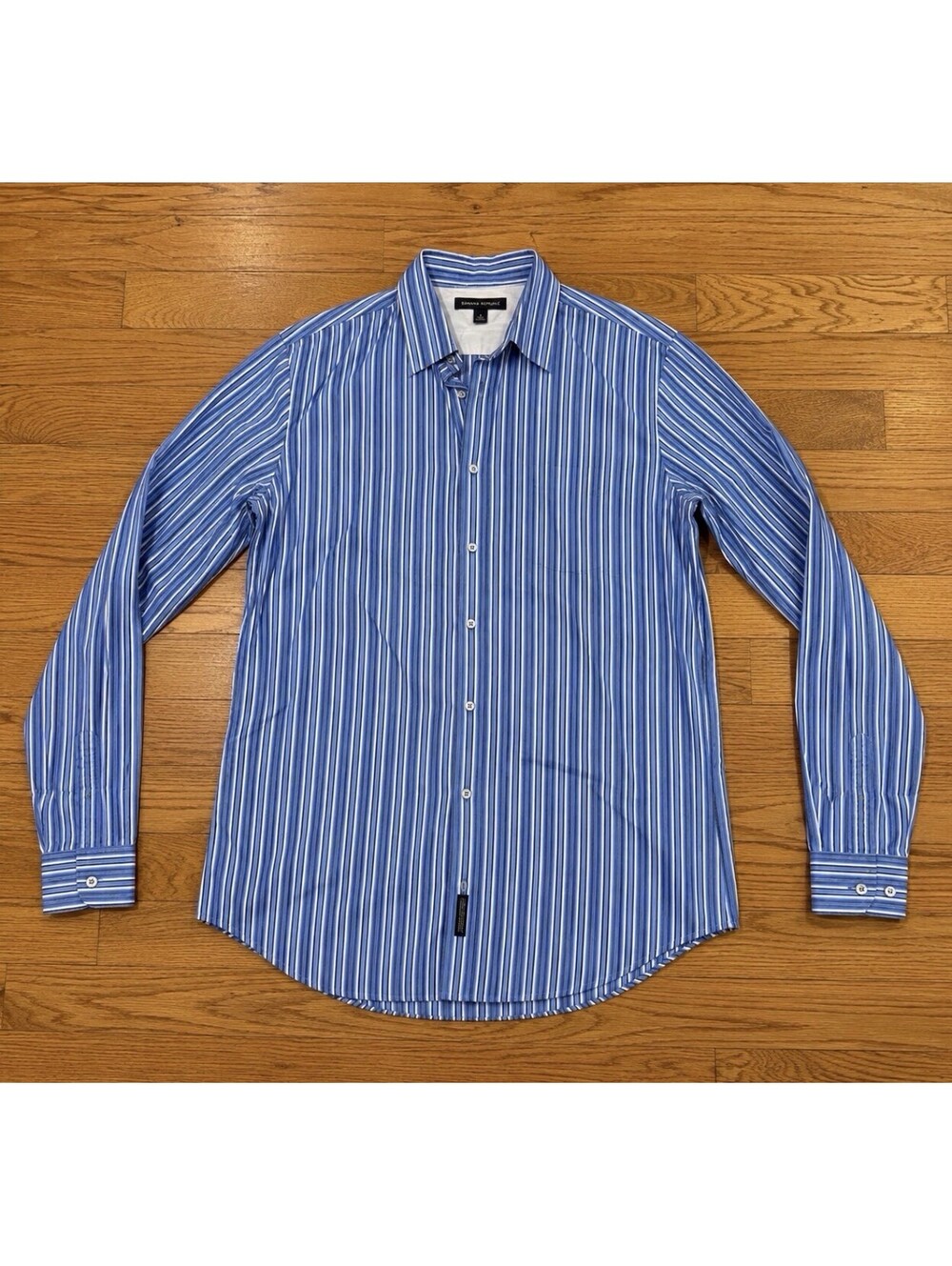 Size Medium Men’s Banana Republic Men’s Blue Striped Button Front Dress Shirt